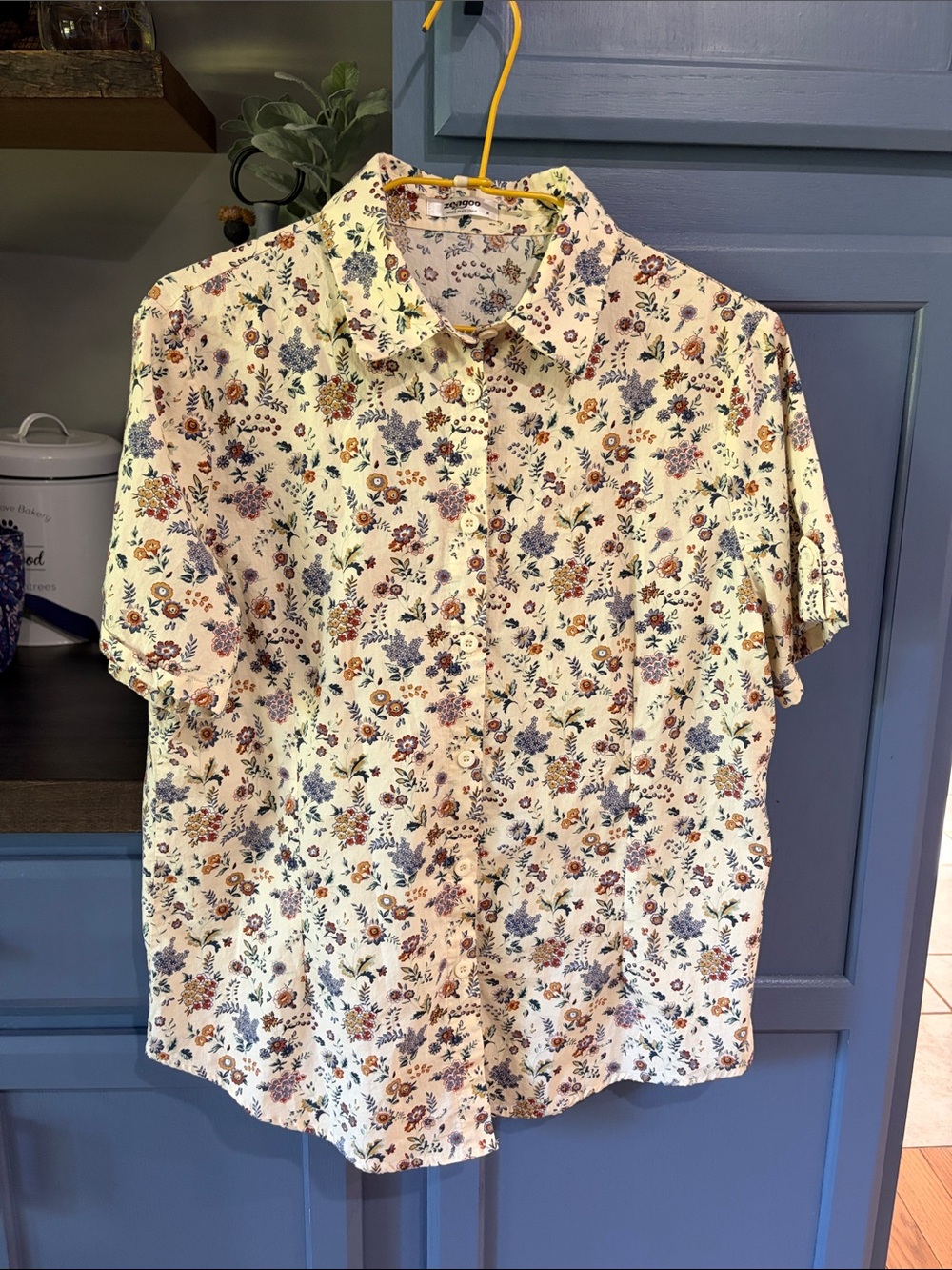zeagoo Cream Short-Sleeve Button-Down Shirt with Multicolor Floral Print
